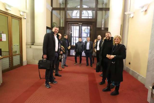 Vijećnici-Gradskog-vijeća-u-pauzi