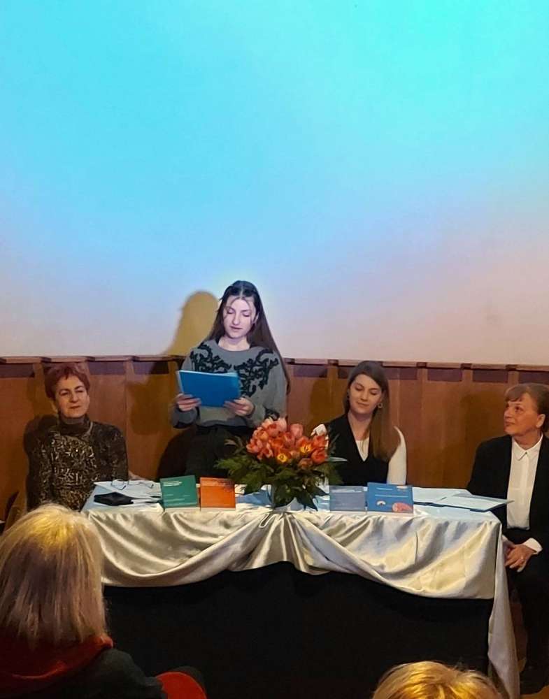 Besede ča va škuron svite 