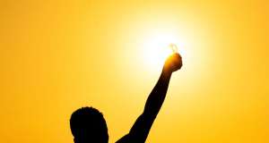 Kolumna “Kako diše tako i piše Frida Šarar” – Sila koja menja svet žarulja