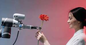 Kolumna “Kako diše tako i piše Frida Šarar” – Prirodna inteligencija robot