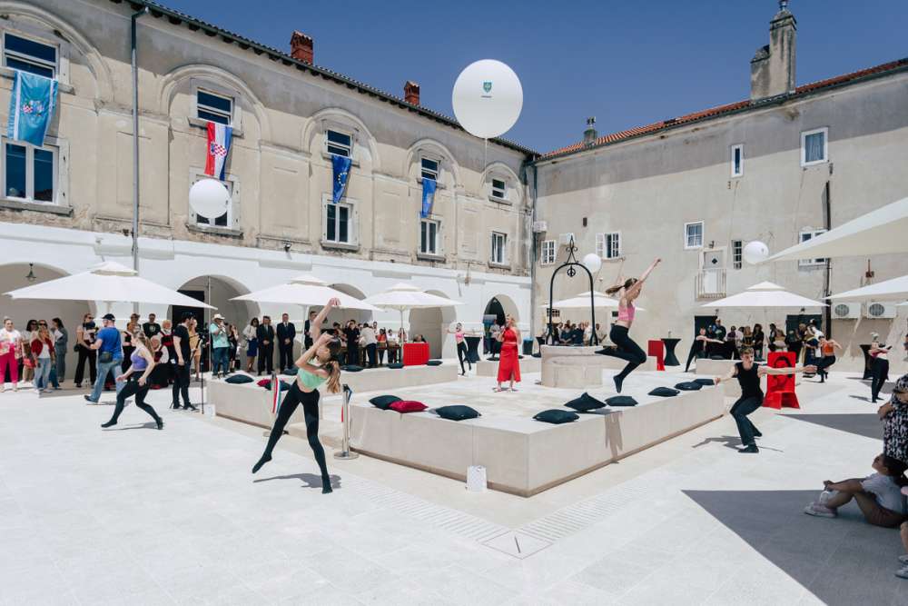 Otvoren Trg Zrinski u Kraljevici 