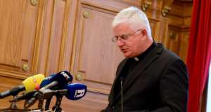 Uzinić: Znakovi ponavljanja zla vide se i kod nas, imunološki sustav društva je narušen mate uzinić