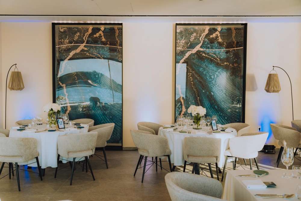 7 Seas Restaurant & Bar