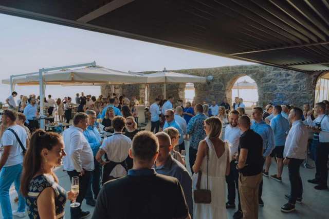 7 Seas Restaurant & Bar