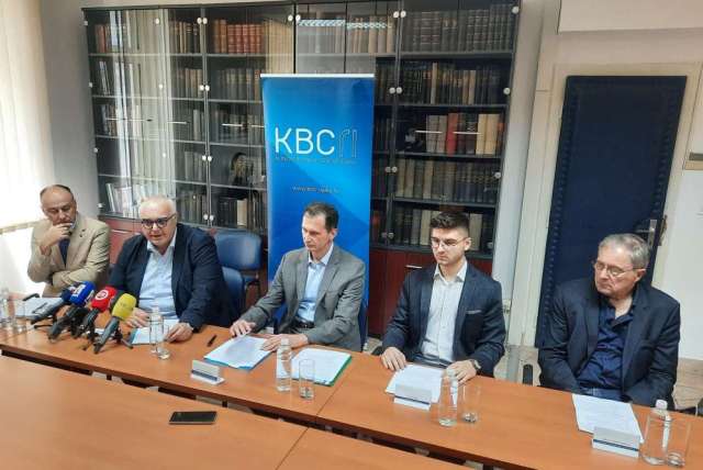 Dragan Primorac sa suradnicima na press konferenciji u Rijeci Dragan Primorac sa suradnicima na press konferenciji u Rijeci