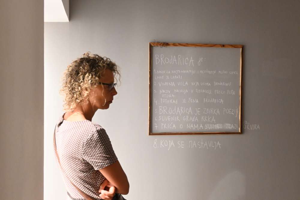 Brodarica uz promociju Zbirke slikopisa Margarete Peršić