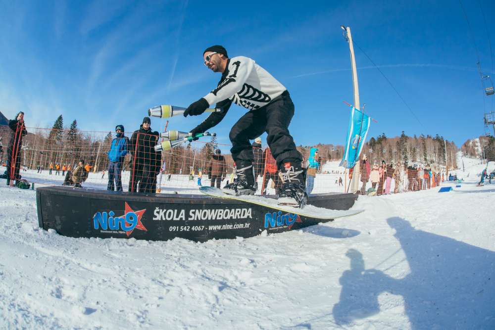 13. Carnival Snowboard Session