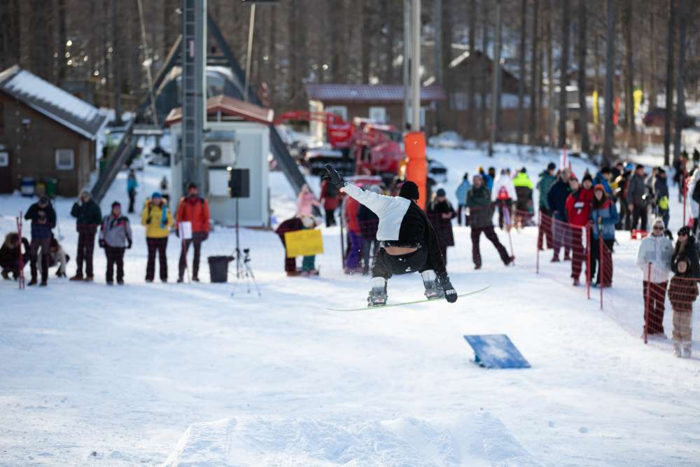 13. Carnival Snowboard Session