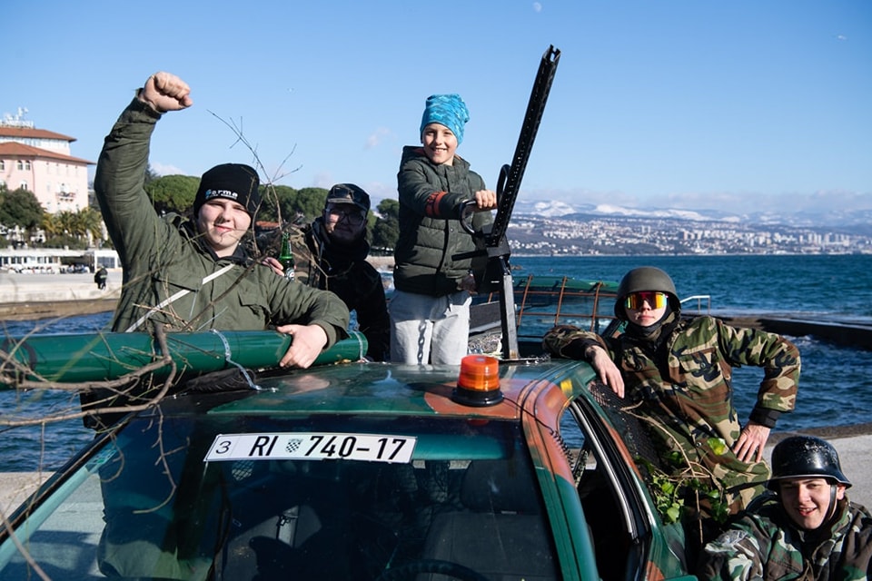 Rally maškaranih oktanaca