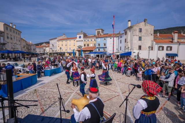 Fešta creske janjetine i sira