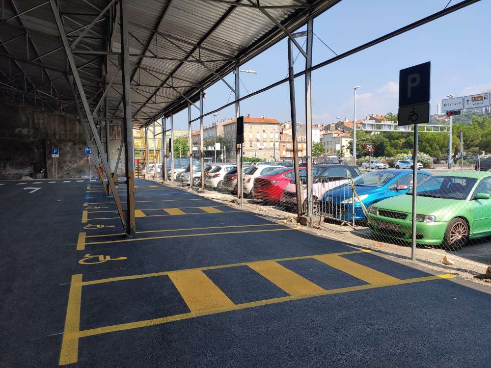 Parkiralište Srednja Delta