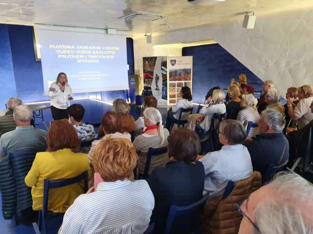 Program Sveučilišta za 3. dob započeo terenskom nastavom u Malom Lošinju