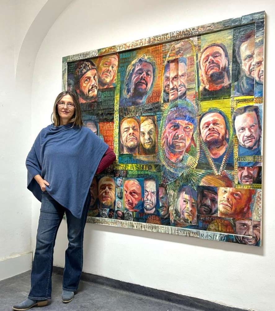 Dijana Lukić ispred slike Rashid doasn't exist