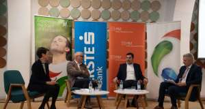 Investitorski dan u JGL Pharma Valleyju: JGL predstavio SLB obveznicu od 60 milijuna eura Ana Zobec (Erste banka), Anton Barbir i Mislav Vučić (JGL) i Goran Kursan (PBZ)