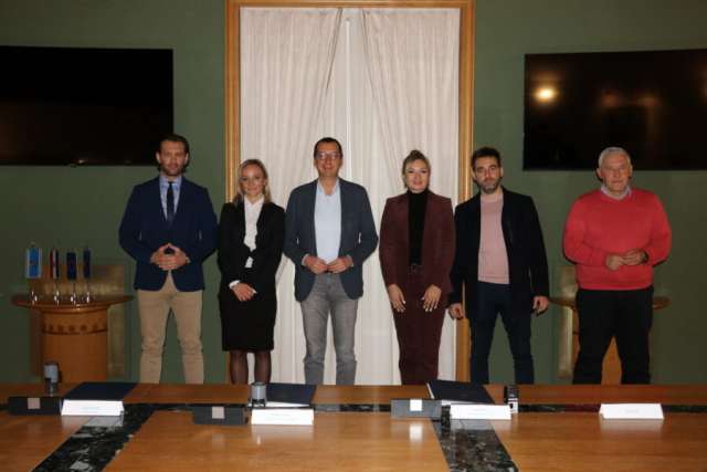 Potpis-kolektivnog-ugovora-za-zaposlenike-Grada-Rijeke-900x600 Potpis-kolektivnog-ugovora-za-zaposlenike-Grada-Rijeke