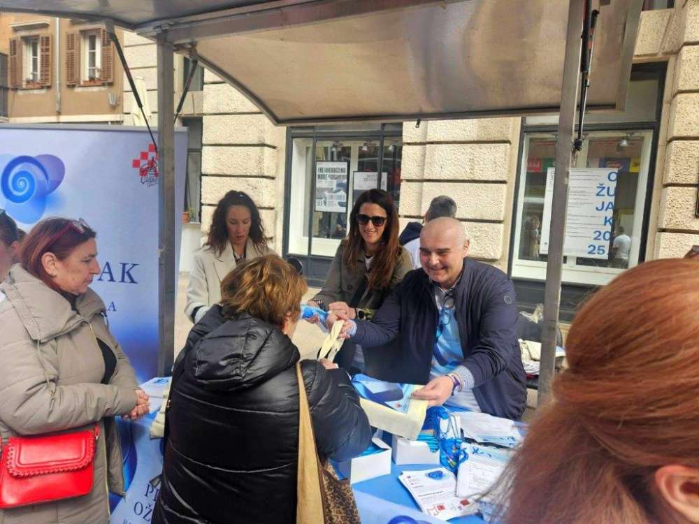 plavi ožujak