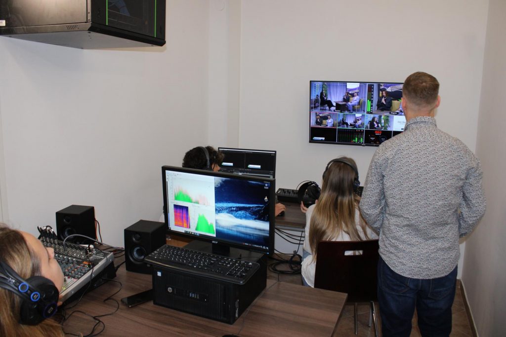 TV i podcast studio Prirodoslovne i grafičke škole