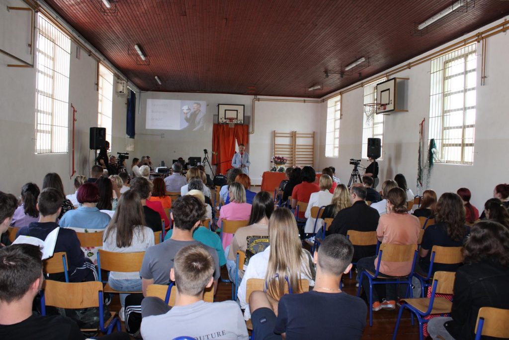 TV i podcast studio Prirodoslovne i grafičke škole