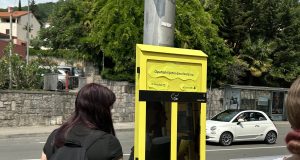 U Opatiji postavljena prva Žmergova vox populi ćikobernica cikobernica