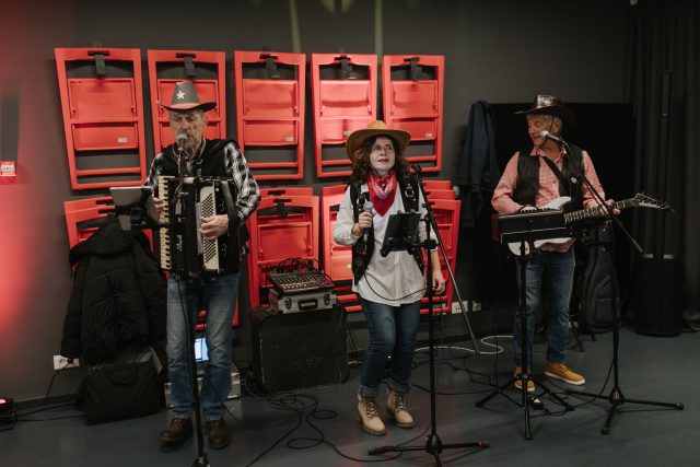 Pusni prijatelji i gosti_Mune