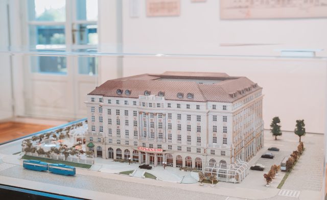 Otvorenje izlobe Esplanade i Orient Express