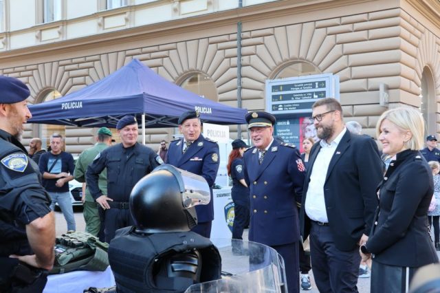 Obiljezen-Dan-policije-na-Korzu-3-901x600