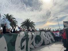 Niz incidenata i prosvjed u Splitu: Plenković osudio nasilje, Torcida traži puštanje uhićenih Prosvjed Split (screenshot video index.hr)