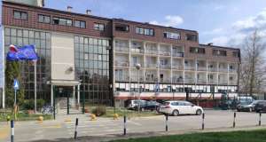 Pijana Ruskinja u Porinu napravila kaos: zaštitara napala umjetnim spolovilom od 30 cm