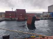 Orkanska bura u Rijeci nosila sve pred sobom: Tri kontejnera završila u moru, dvoje ljudi ozlijeđeno