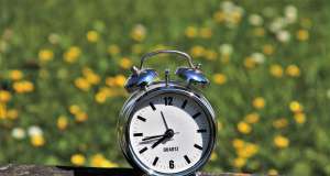 Večeras pomičemo satove: Osim kraćeg sna, stižu i promjene za vozače i kućanstva