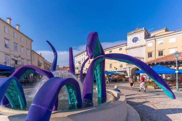 Isle_of_Wonders_Cres_1