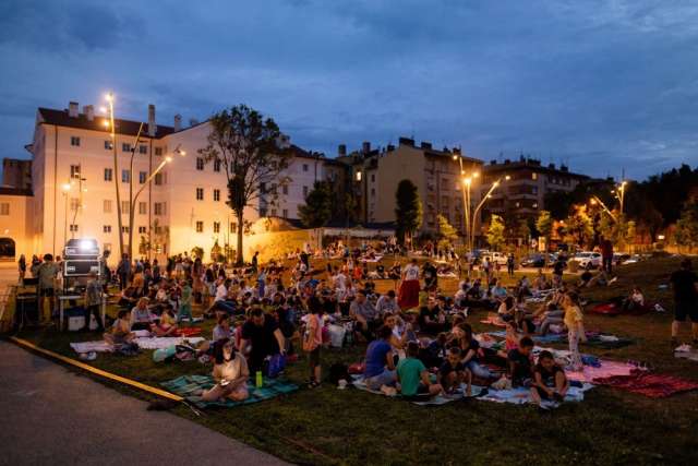 Kino u dvorištu Dječje kuće