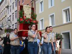 Nadbiskupija nakon ustaških simbola mijenja pravila: Vojne zastave više neće biti dio procesije sv. Vida