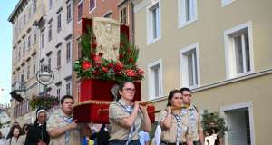 Nadbiskupija nakon ustaških simbola mijenja pravila: Vojne zastave više neće biti dio procesije sv. Vida