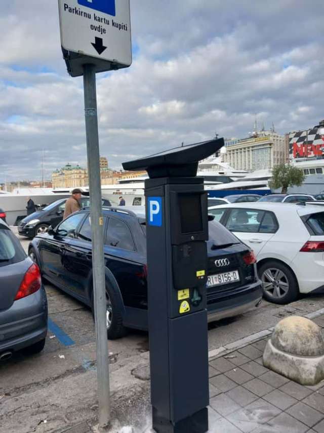 parkirni-automat-riva