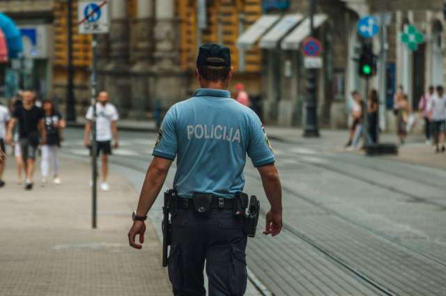 pexels-anton-kudryashov-118639843-9862225 policija