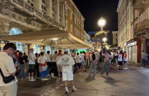 Hrvatska večeras igra za osminu finala: U Rijeci kafići rade do 5 ujutro