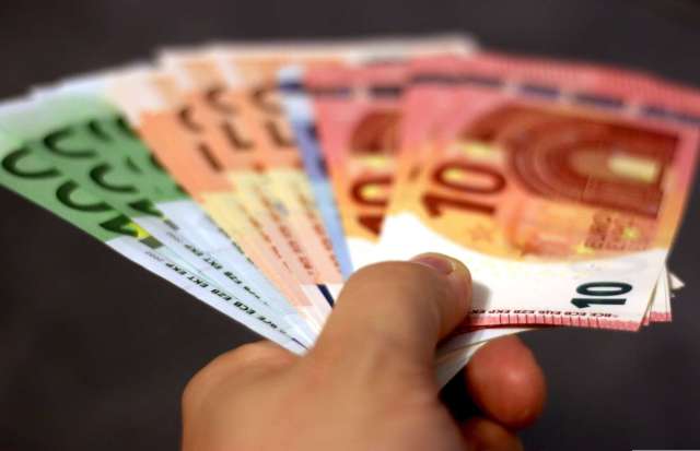 moerschy-money-1005465